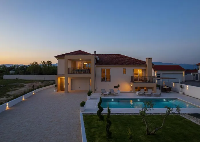 Villa Luxury Morus With Pool 50m2 Gym Murvica (Policnik)