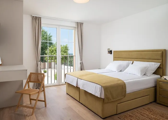 Villa Luxury Morus With Pool 50m2 Gym Murvica (Policnik)