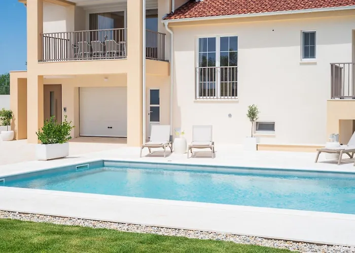 Luxury Morus With Pool 50m2 Gym * Murvica (Policnik)