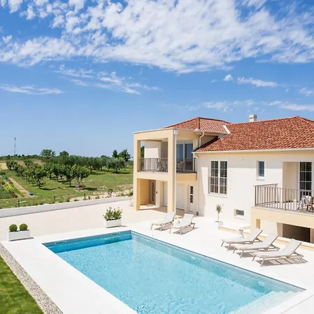 Villa Luxury Morus With Pool 50m2 Gym Murvica (Policnik)