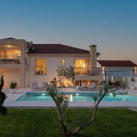 Luxury Morus With Pool 50m2 Gym Villa *