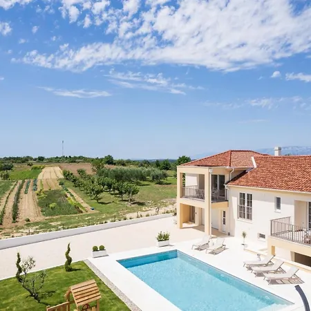 Luxury Morus With Pool 50m2 Gym Villa