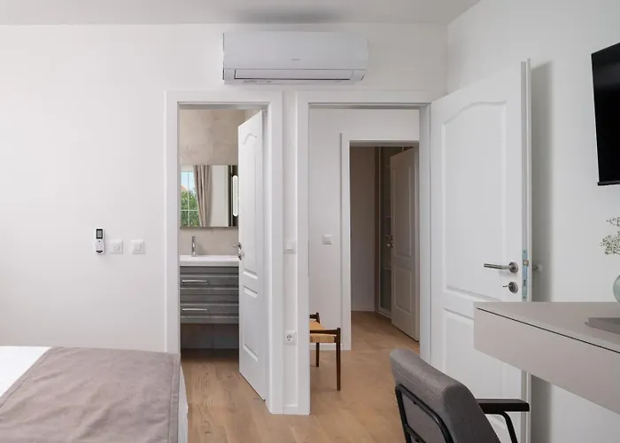 Luxury Morus With Pool 50m2 Gym Vila Murvica (Policnik)